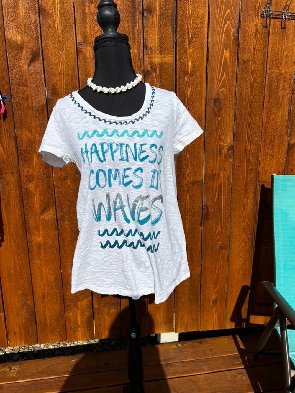 Soft Surroundings "Happiness Comes In Waves" Graphic Embroidered Tee White S EUC